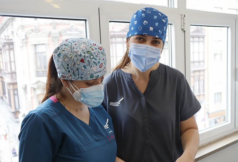 Cuando hablamos de tratamientos dentales, cobra importancia el marketing dental. Debemos definir diferentes estrategias en ortodoncia, implantes dentales o estética dental